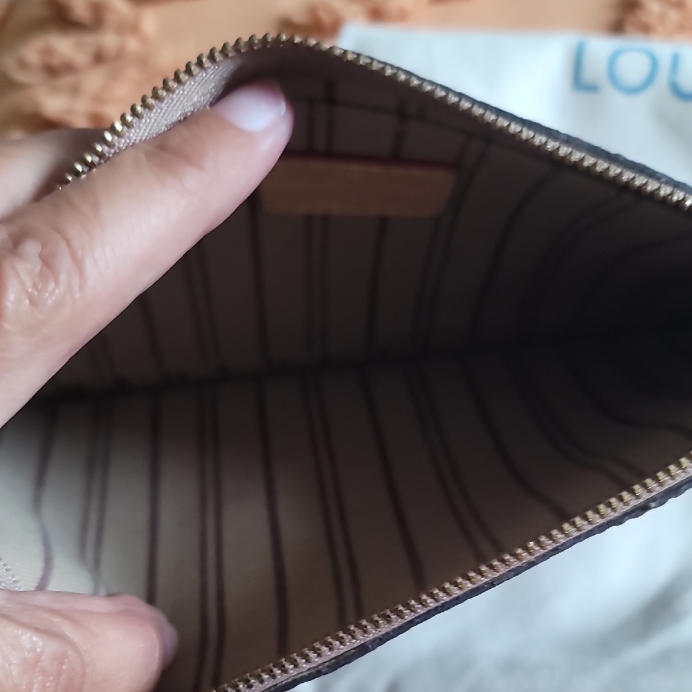Louis Vuitton Brown Tan Monogram Clutch - Picture 4 of 4